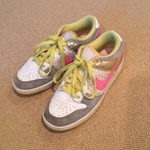 incredible vintage nike sneakers
